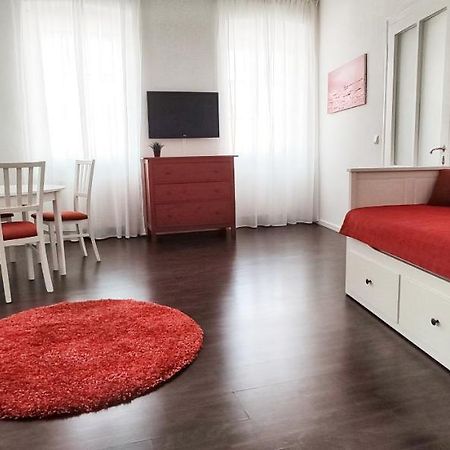Helle Zweiraumwohnung In Wohngebiet Wina Bagian luar foto