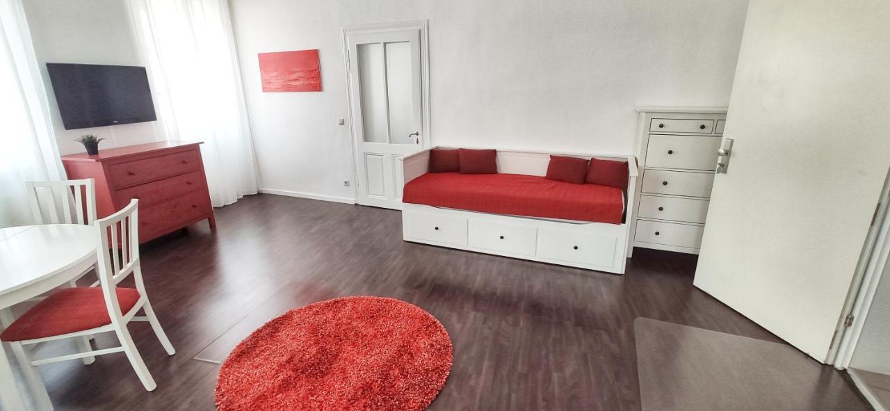 Helle Zweiraumwohnung In Wohngebiet Wina Bagian luar foto