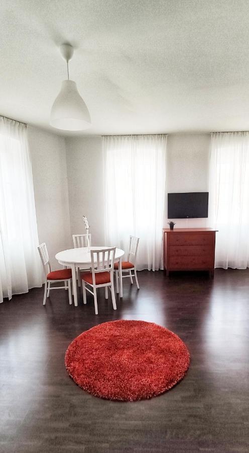 Helle Zweiraumwohnung In Wohngebiet Wina Bagian luar foto
