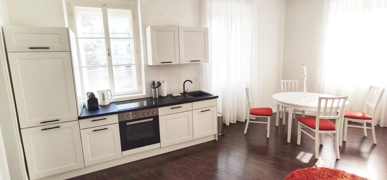 Helle Zweiraumwohnung In Wohngebiet Wina Bagian luar foto