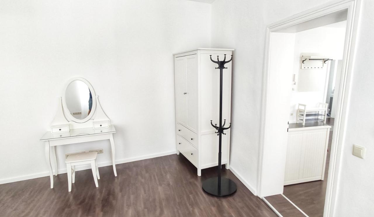 Helle Zweiraumwohnung In Wohngebiet Wina Bagian luar foto