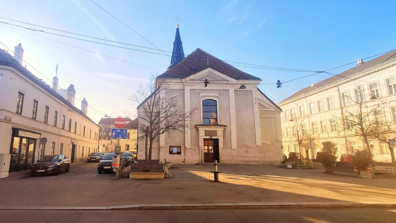 Helle Zweiraumwohnung In Wohngebiet Wina Bagian luar foto